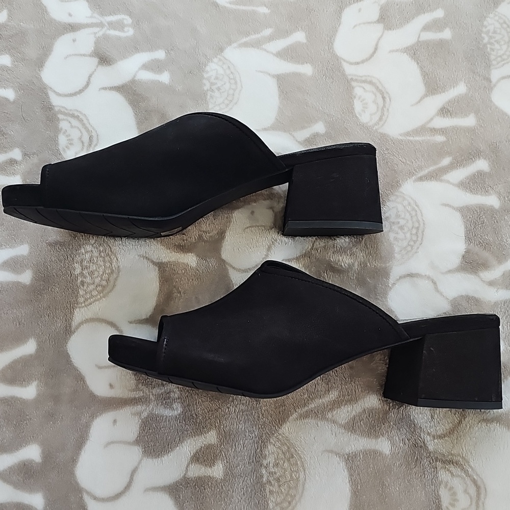 Eileen Fisher Women's Katniss Black Suede Nubuck Slides, Size 10
